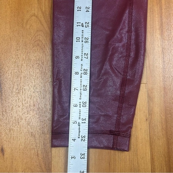 Lululemon Women’s Burgundy Faux Leather Leggings High Waist Liquid Look Size 10 - Picture 10 of 10